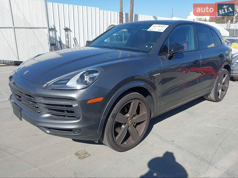 Внедорожник / Кроссовер Porsche Cayenne 2019 в Киеве