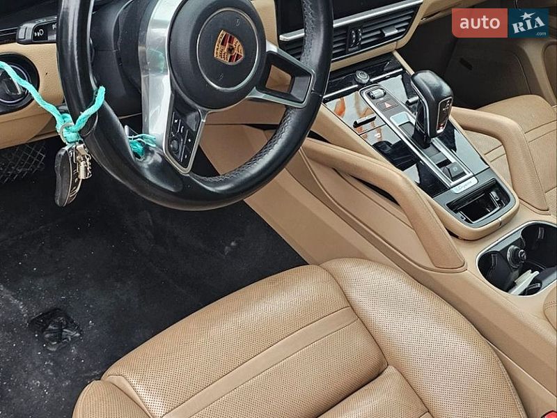Внедорожник / Кроссовер Porsche Cayenne 2018 в Черновцах
