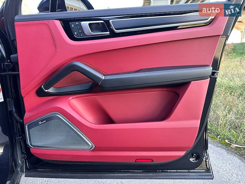 Внедорожник / Кроссовер Porsche Cayenne 2022 в Киеве