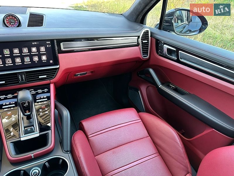 Внедорожник / Кроссовер Porsche Cayenne 2022 в Киеве