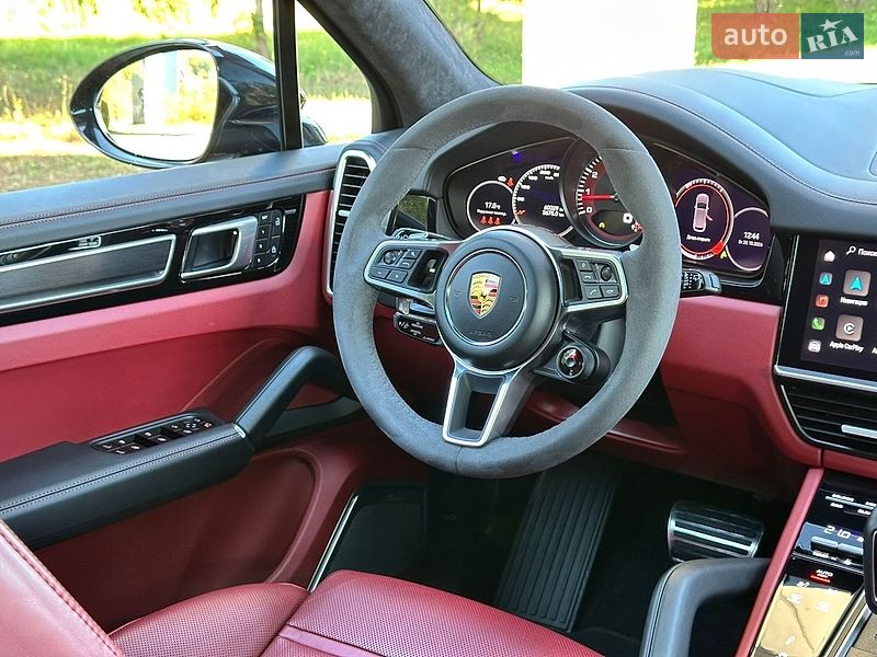 Внедорожник / Кроссовер Porsche Cayenne 2022 в Киеве