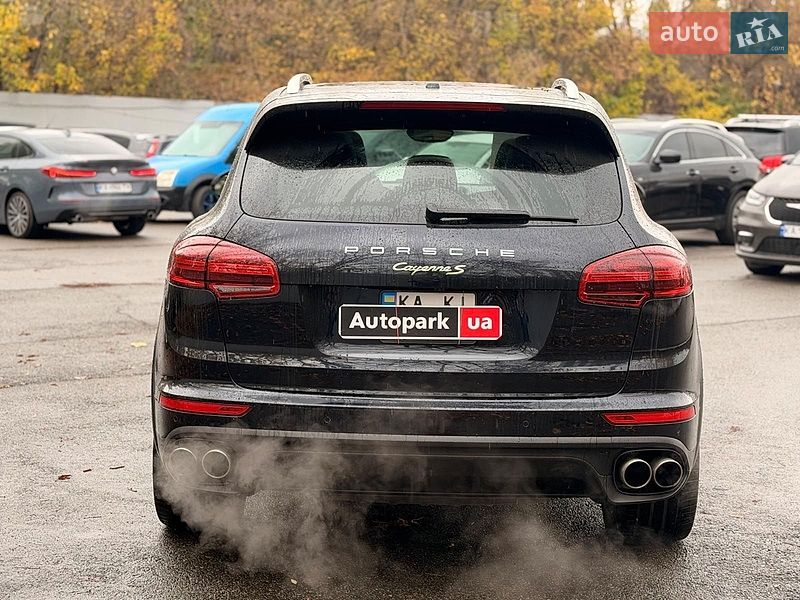 Внедорожник / Кроссовер Porsche Cayenne 2016 в Киеве
