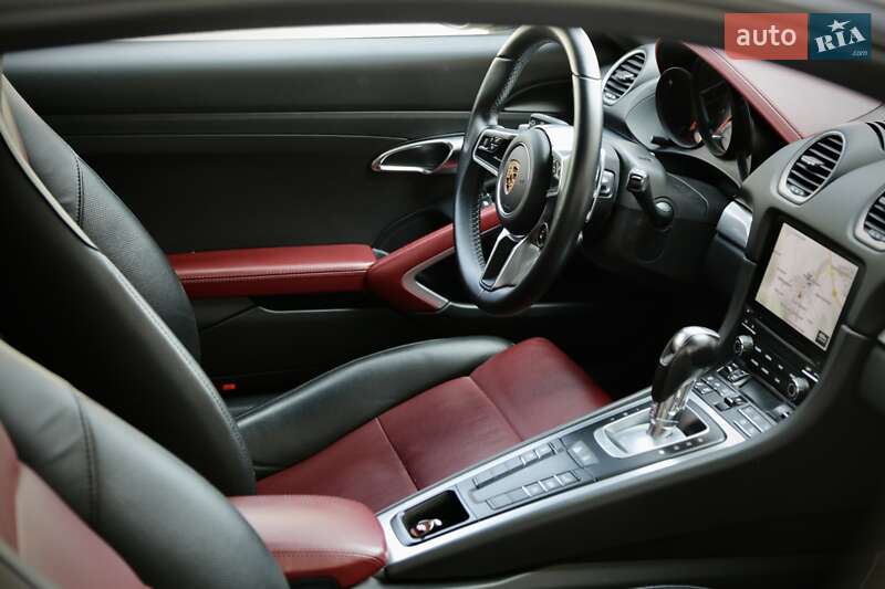 Купе Porsche Cayman 2016 в Киеве