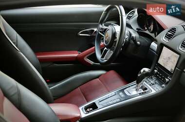 Купе Porsche Cayman 2016 в Киеве