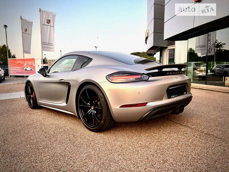 Купе Porsche Cayman 2016 в Киеве