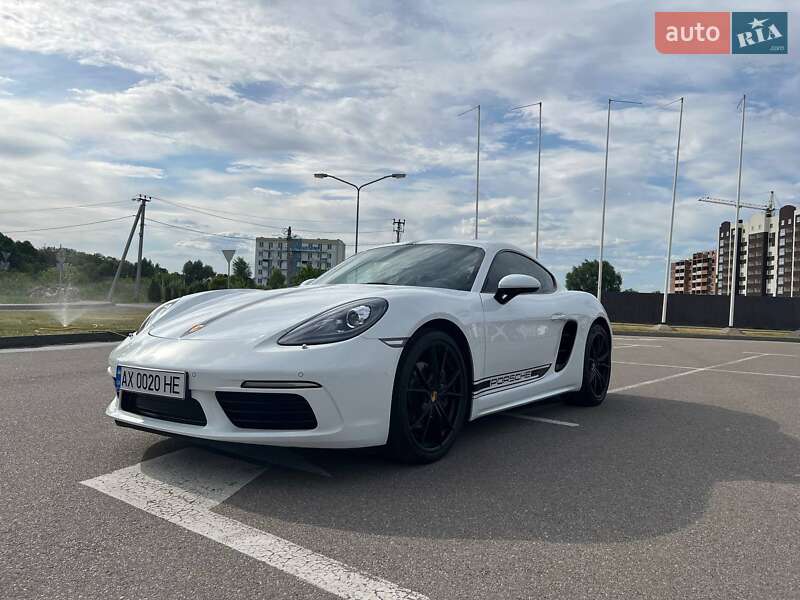 Купе Porsche Cayman 2017 в Києві