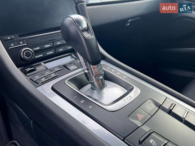 Купе Porsche Cayman 2017 в Києві
