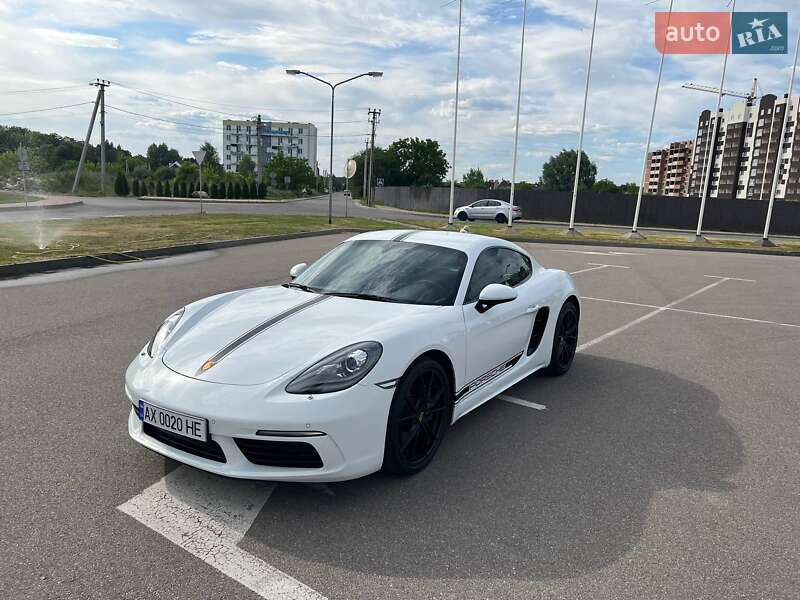 Porsche Cayman 2017