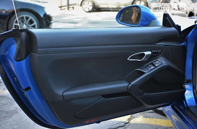 Купе Porsche Cayman 2013 в Киеве