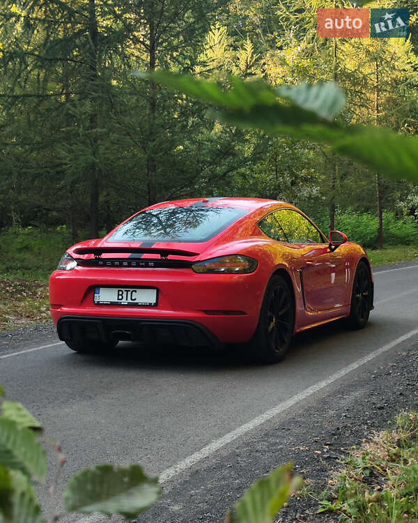 Купе Porsche Cayman 2017 в Луцке