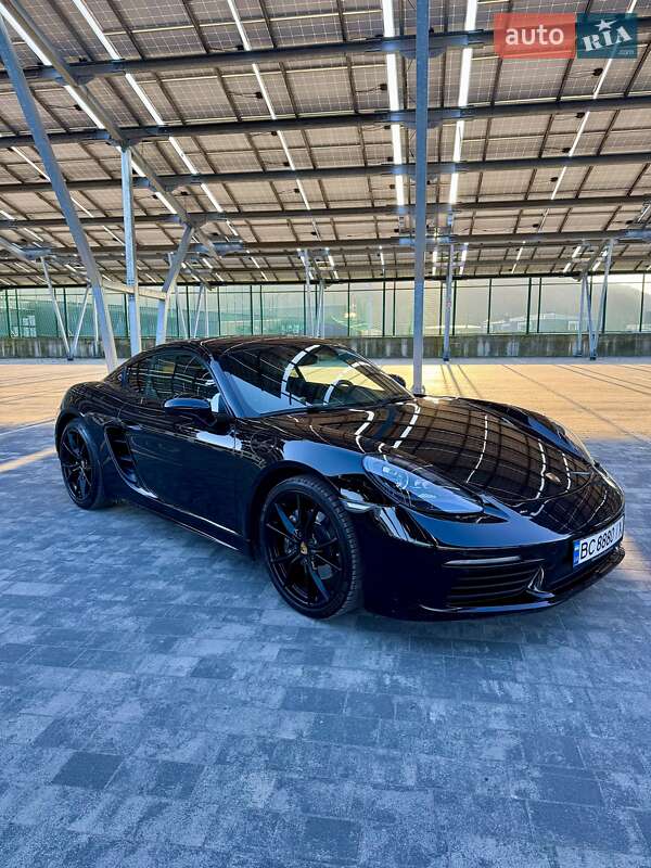 Купе Porsche Cayman 2017 в Львове
