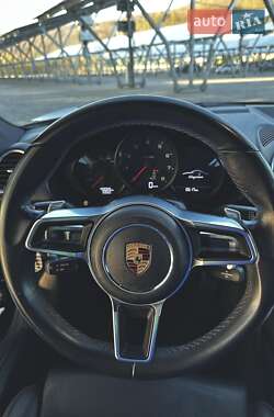 Купе Porsche Cayman 2017 в 