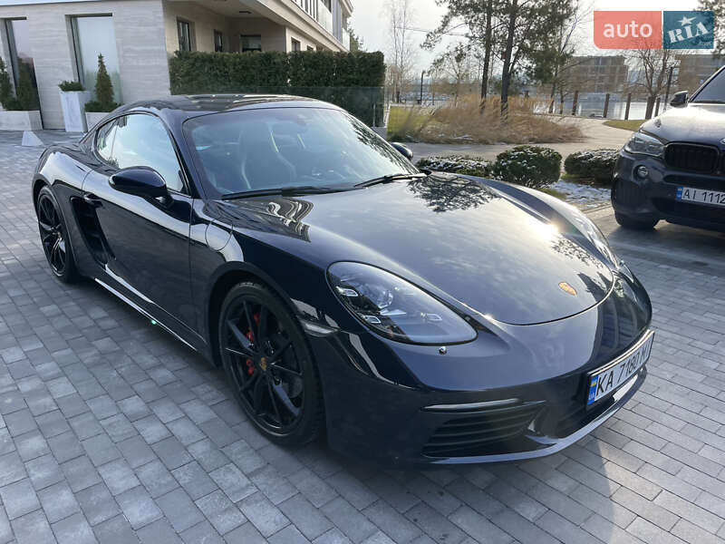Купе Porsche Cayman 2018 в 