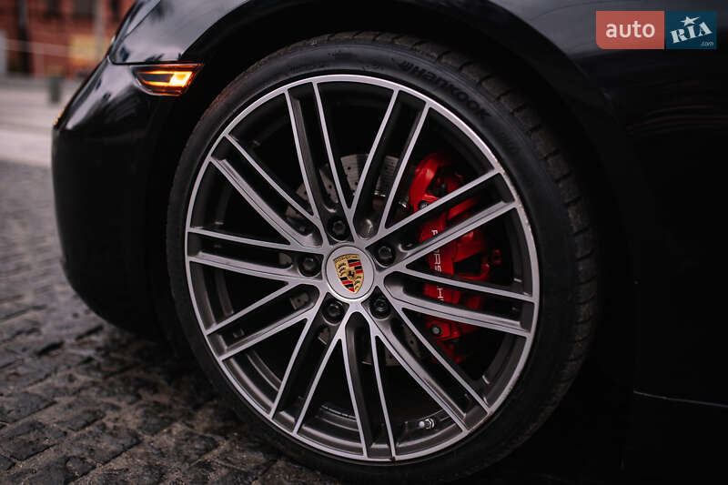 Купе Porsche Cayman 2017 в Днепре