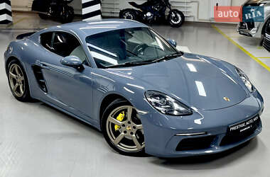 Купе Porsche Cayman 2018 в 