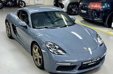 Купе Porsche Cayman 2018 в 