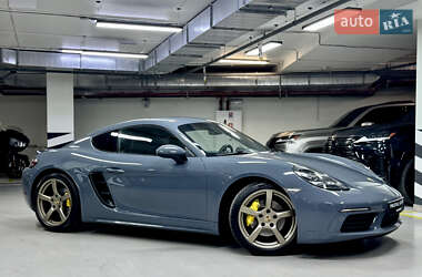 Купе Porsche Cayman 2018 в 