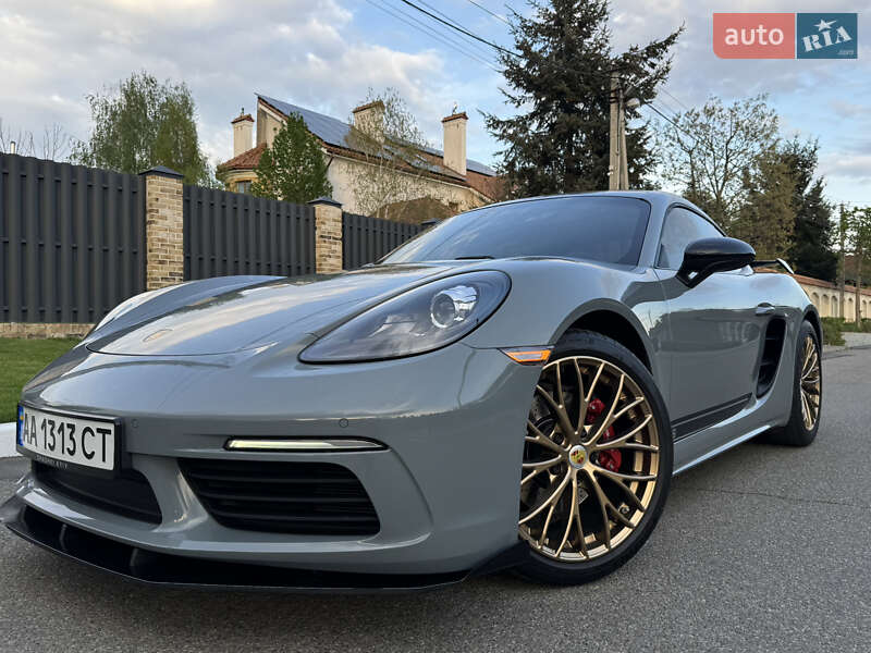Porsche Cayman 2018