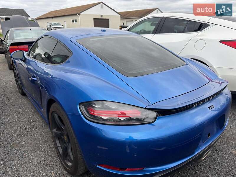 Купе Porsche Cayman 2018 в Львові