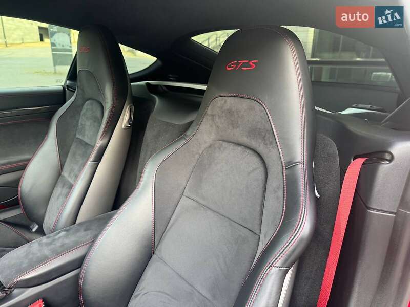 Купе Porsche Cayman 2018 в Киеве