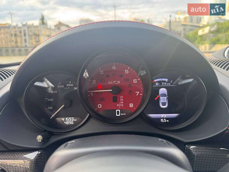 Купе Porsche Cayman 2018 в Киеве