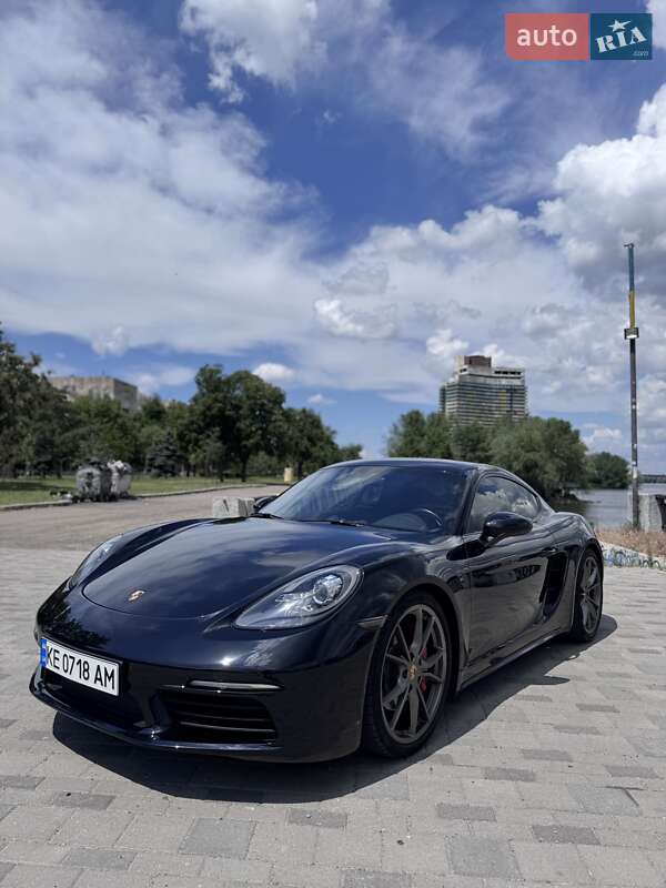 Купе Porsche Cayman 2017 в Днепре