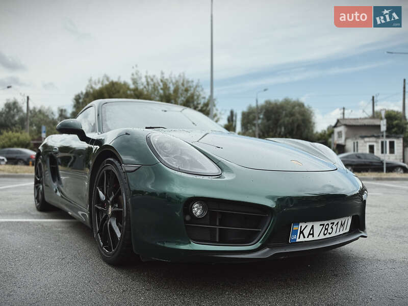 Купе Porsche Cayman 2015 в Киеве