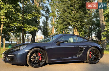 Купе Porsche Cayman 2018 в 