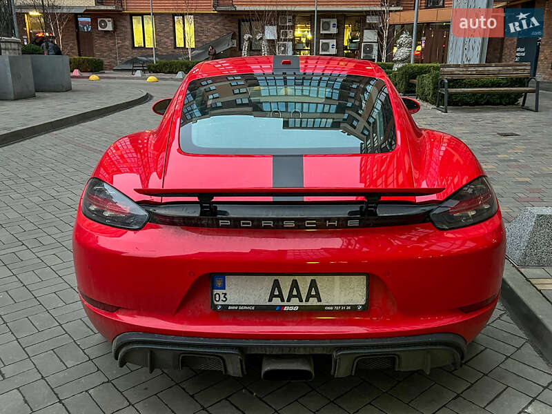 Купе Porsche Cayman 2017 в Луцке