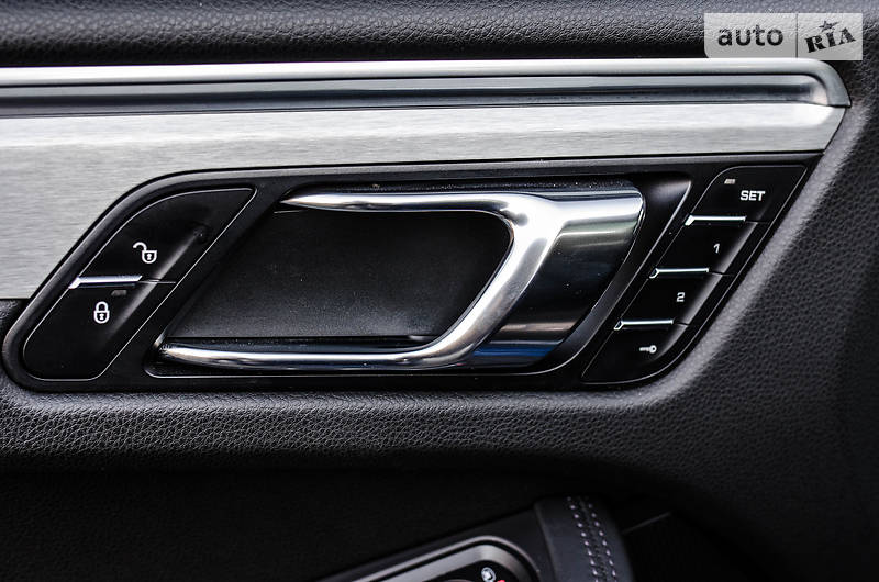 Позашляховик / Кросовер Porsche Macan 2016 в Києві