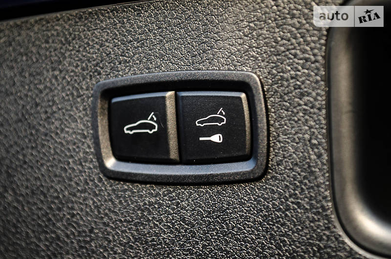 Позашляховик / Кросовер Porsche Macan 2016 в Києві