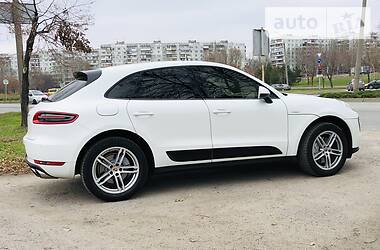 Позашляховик / Кросовер Porsche Macan 2015 в 