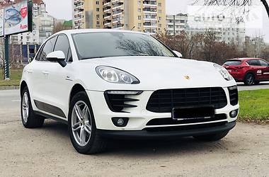 Позашляховик / Кросовер Porsche Macan 2015 в 