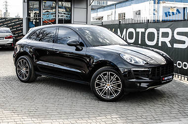 Позашляховик / Кросовер Porsche Macan 2015 в 