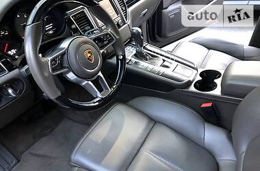 Позашляховик / Кросовер Porsche Macan 2016 в 
