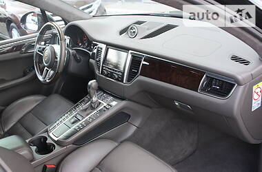 Позашляховик / Кросовер Porsche Macan 2015 в 
