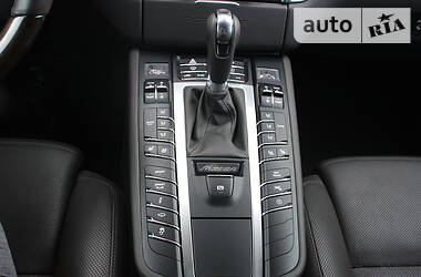 Позашляховик / Кросовер Porsche Macan 2015 в 