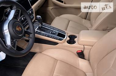 Позашляховик / Кросовер Porsche Macan 2019 в 