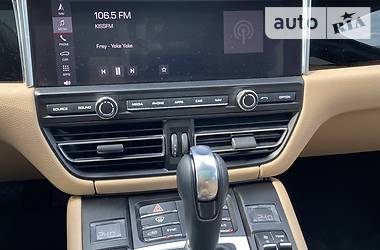 Позашляховик / Кросовер Porsche Macan 2019 в 