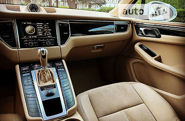 Внедорожник / Кроссовер Porsche Macan 2014 в 