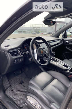 Внедорожник / Кроссовер Porsche Macan 2018 в 