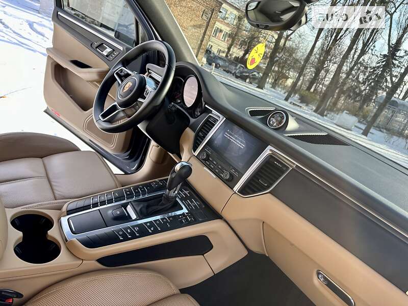 Внедорожник / Кроссовер Porsche Macan 2017 в Киеве