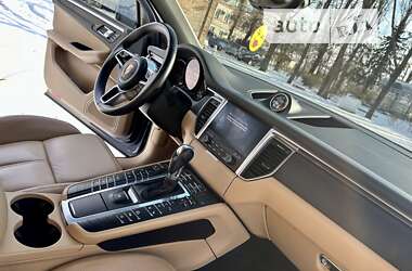 Внедорожник / Кроссовер Porsche Macan 2017 в 