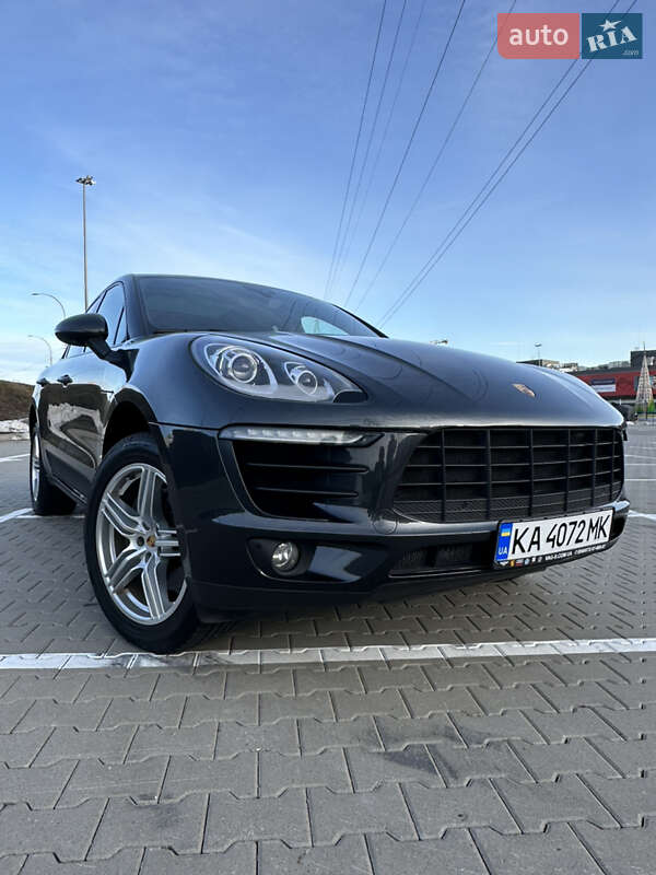 Внедорожник / Кроссовер Porsche Macan 2016 в Киеве
