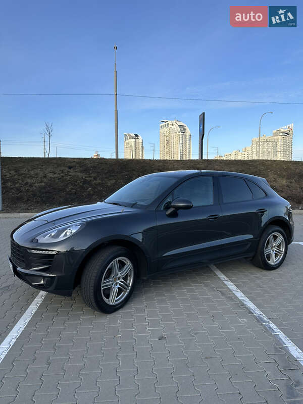 Внедорожник / Кроссовер Porsche Macan 2016 в Киеве