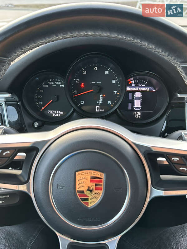 Внедорожник / Кроссовер Porsche Macan 2016 в Киеве