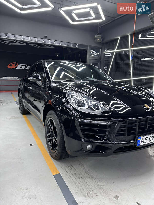 Внедорожник / Кроссовер Porsche Macan 2018 в Днепре фото 2 Внедорожник / Кроссовер Porsche Macan 2018 в Днепре