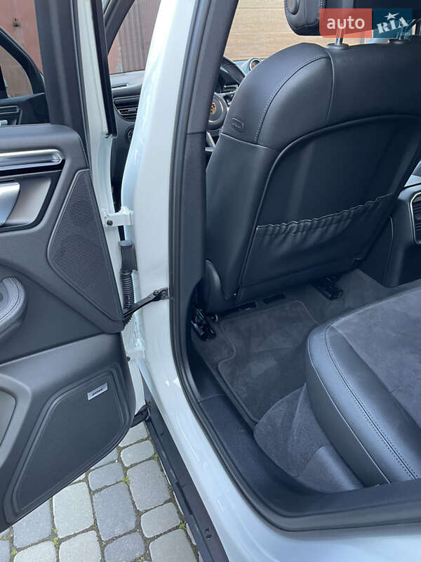 Внедорожник / Кроссовер Porsche Macan 2021 в Ивано-Франковске