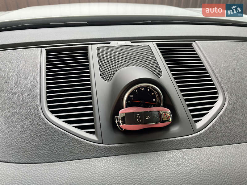 Внедорожник / Кроссовер Porsche Macan 2021 в Ивано-Франковске