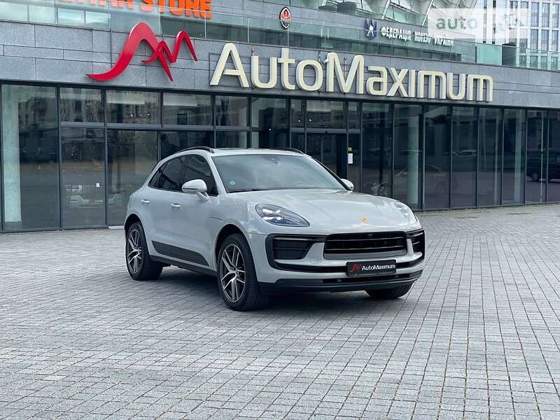 Porsche Macan 2021